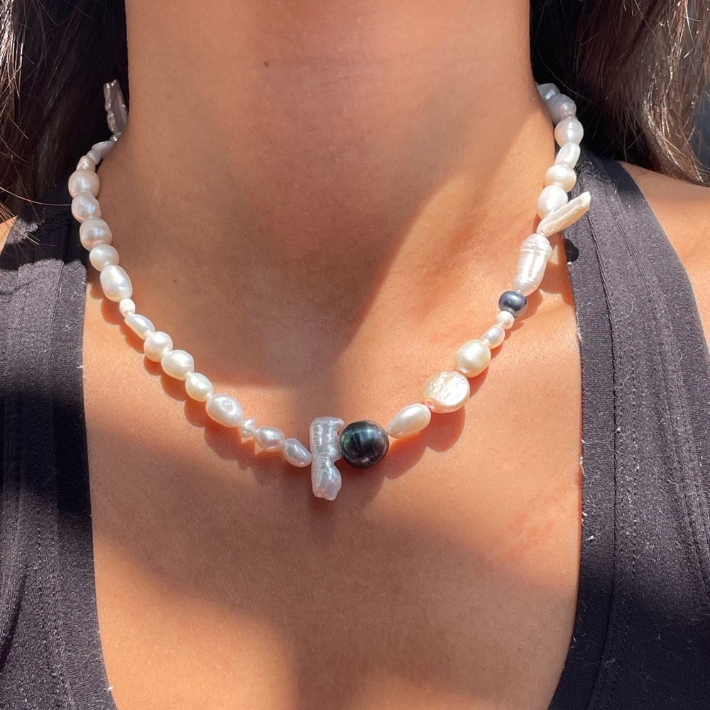 Handmade pearl necklace